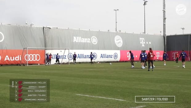 Lewandowski and Muller take part in cross challenge